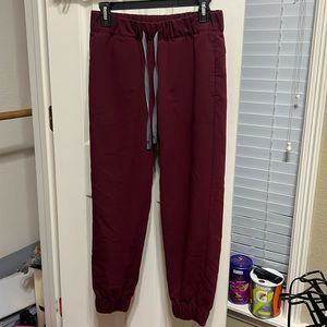 Figs Burgundy Scrub Bottom